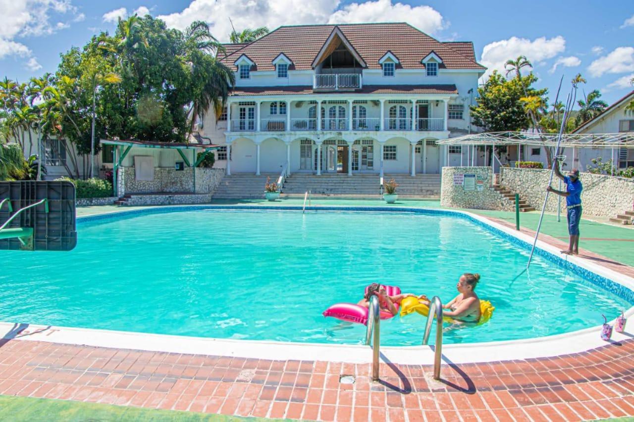 Malibu Ocean View Studio Apartment Montego Bay Exterior photo
